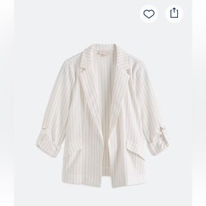 Skies Are Blue Cream Blazer with Relaxed Silhouette and Lapel Collar